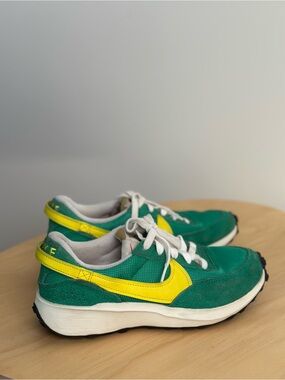 Nike Waffle Debut Vintage Stadium Green Yellow Shoes DX2931-300 Women's Size 7